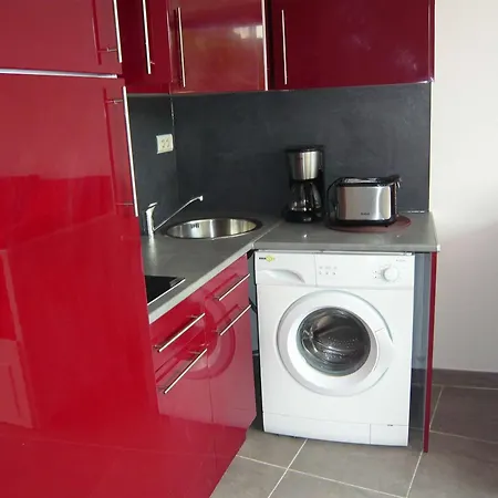 Apartment Renove Pour 2 Avec Clim A 100m De La *