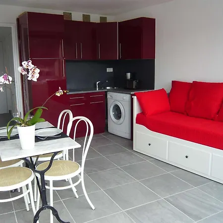 Apartment Renove Pour 2 Avec Clim A 100m De La Le Grau-du-Roi